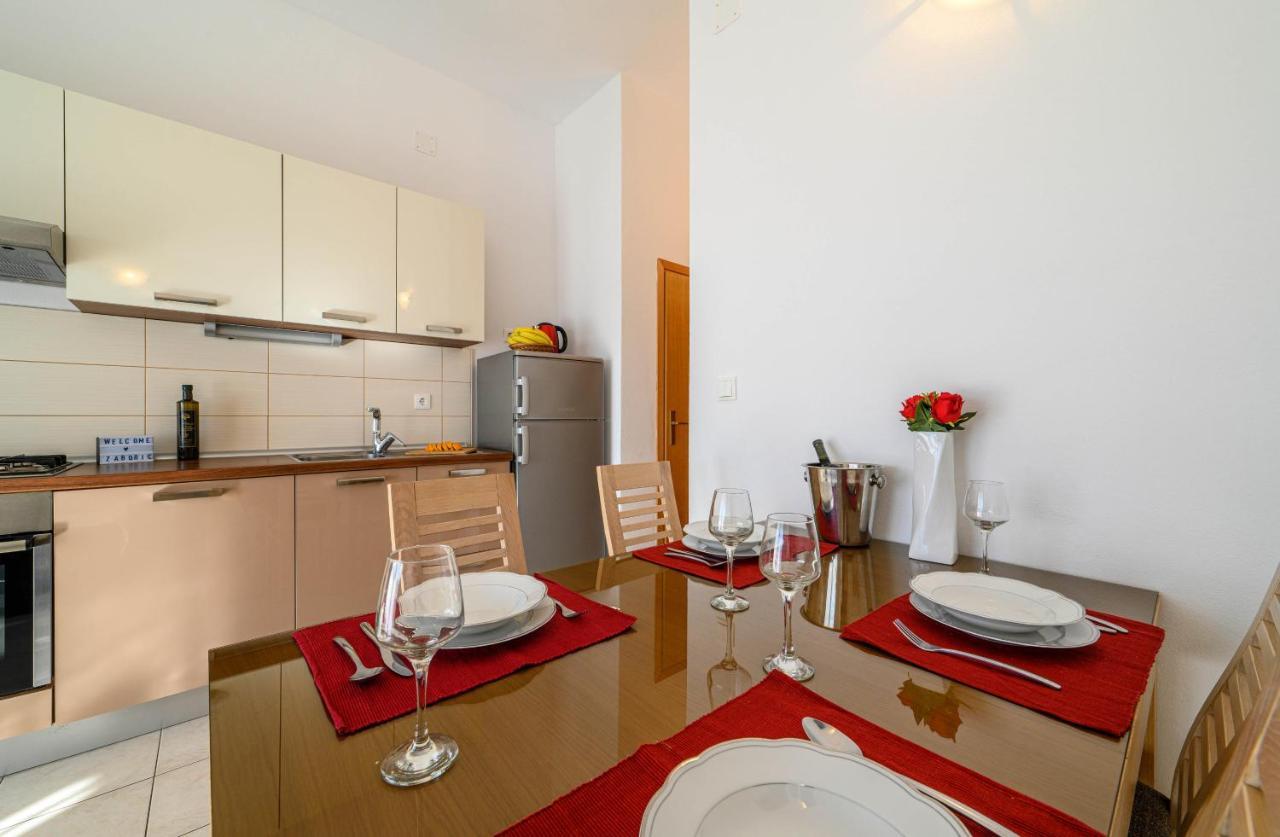 Apartments Vala Zaboric - With Boat Mooring المظهر الخارجي الصورة