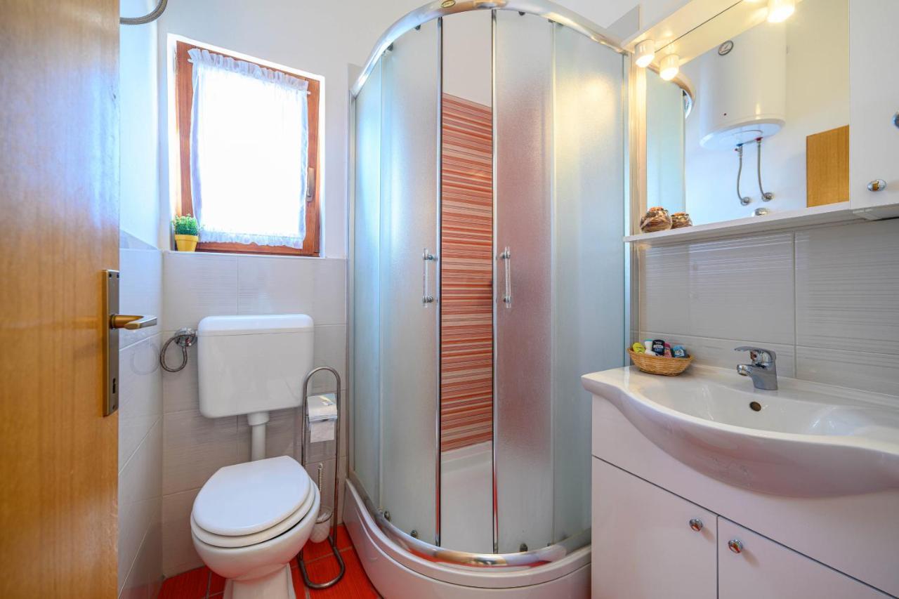 Apartments Vala Zaboric - With Boat Mooring المظهر الخارجي الصورة