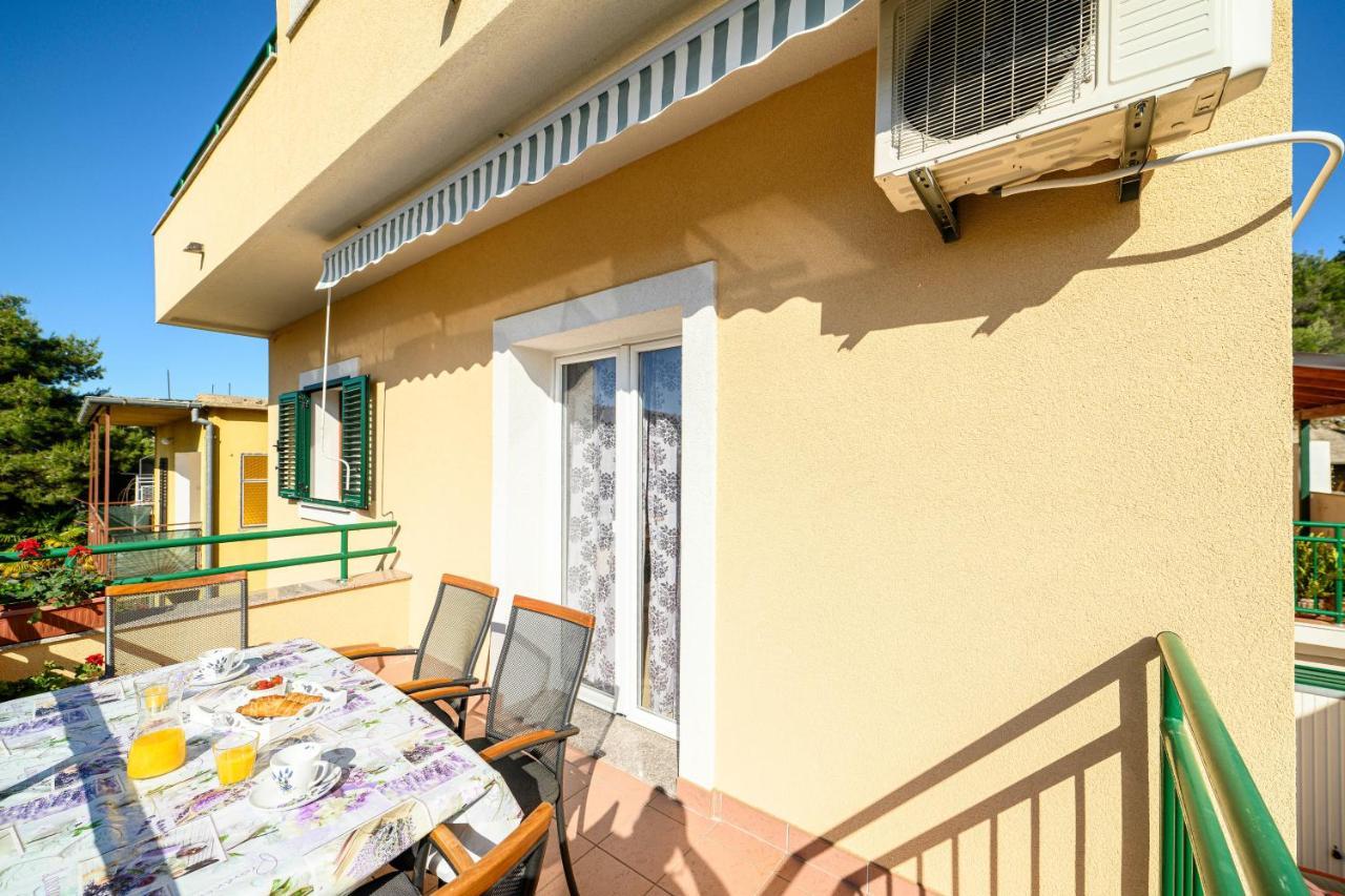 Apartments Vala Zaboric - With Boat Mooring المظهر الخارجي الصورة