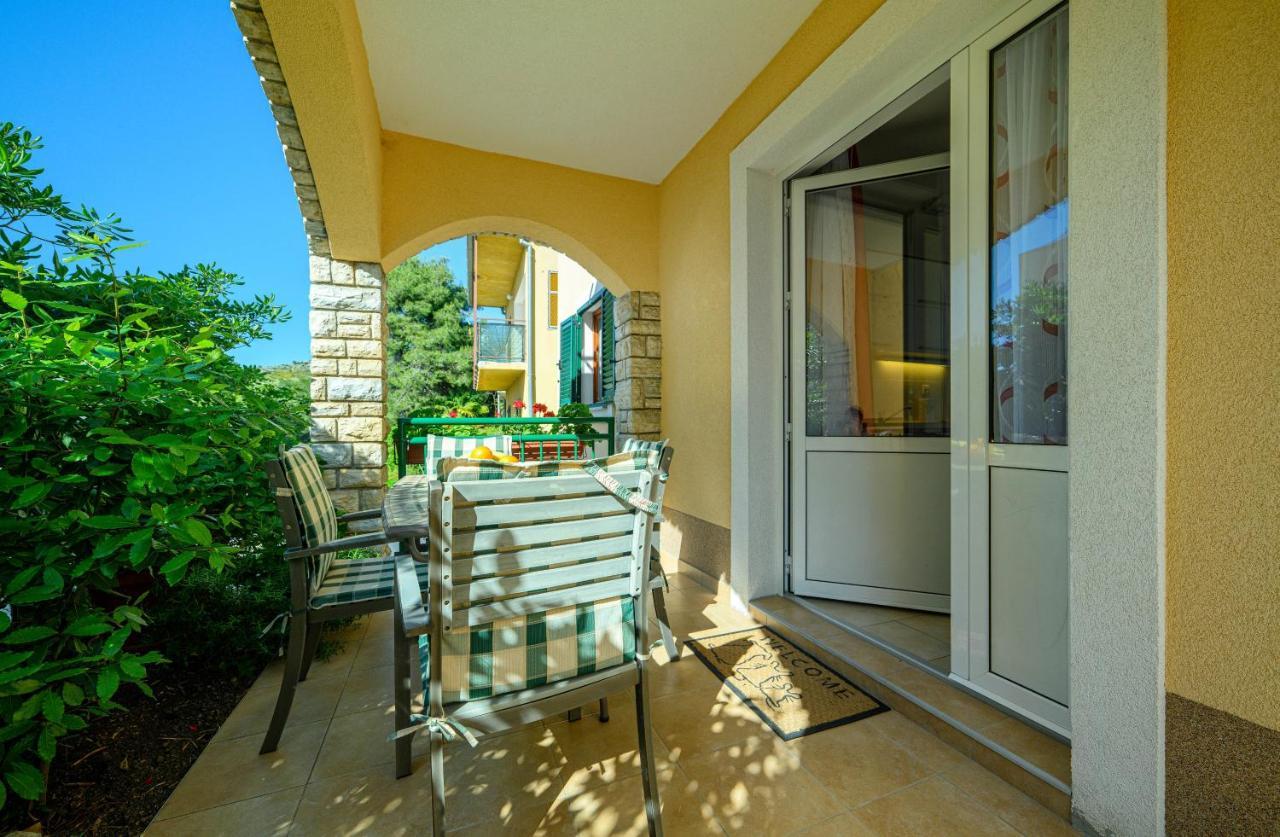 Apartments Vala Zaboric - With Boat Mooring المظهر الخارجي الصورة