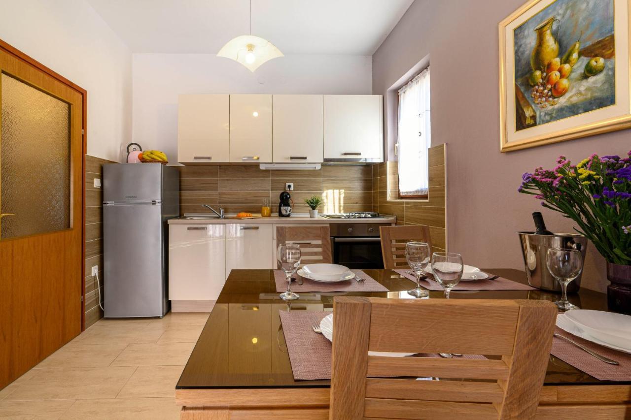 Apartments Vala Zaboric - With Boat Mooring المظهر الخارجي الصورة
