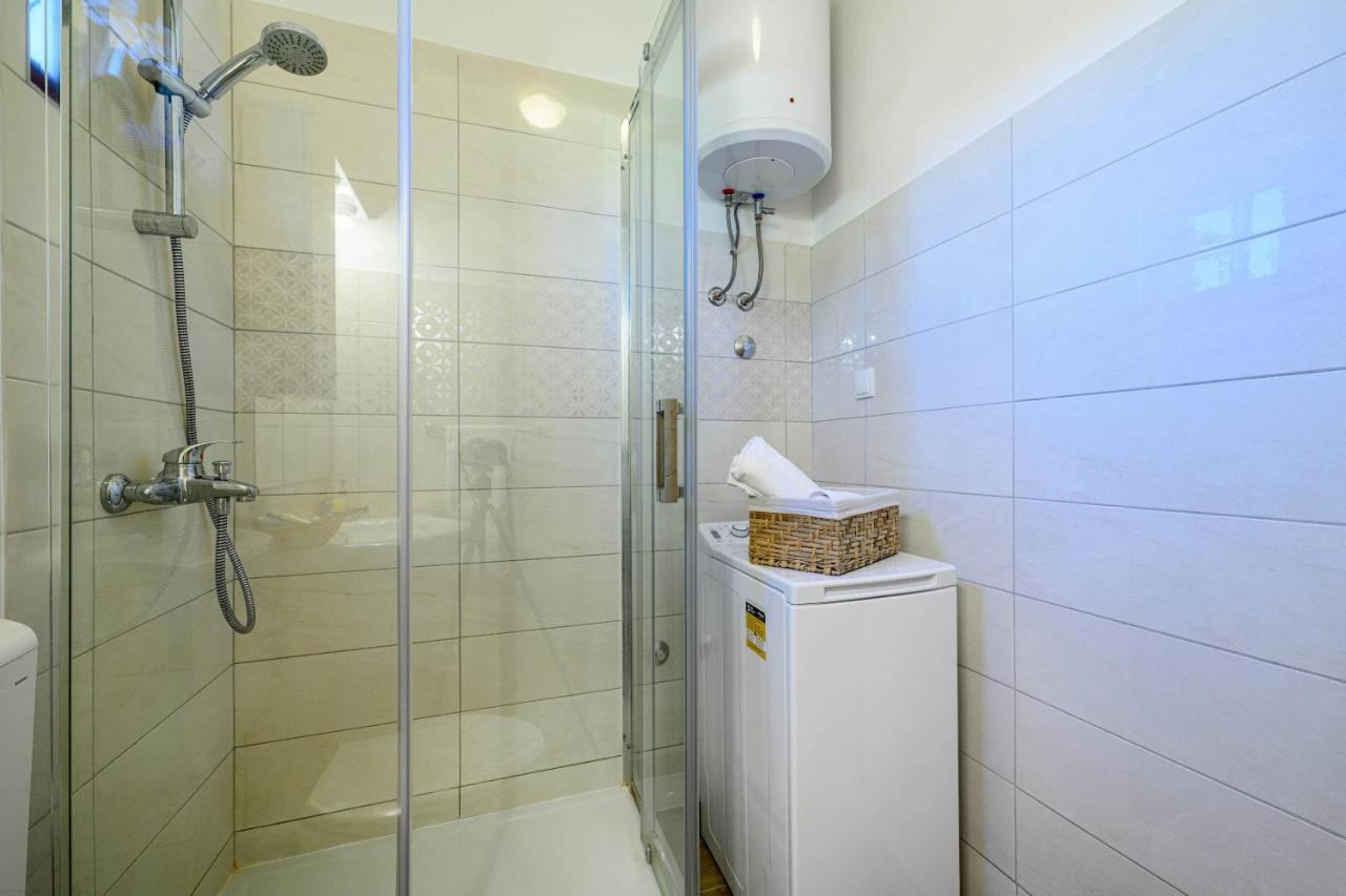 Apartments Vala Zaboric - With Boat Mooring المظهر الخارجي الصورة