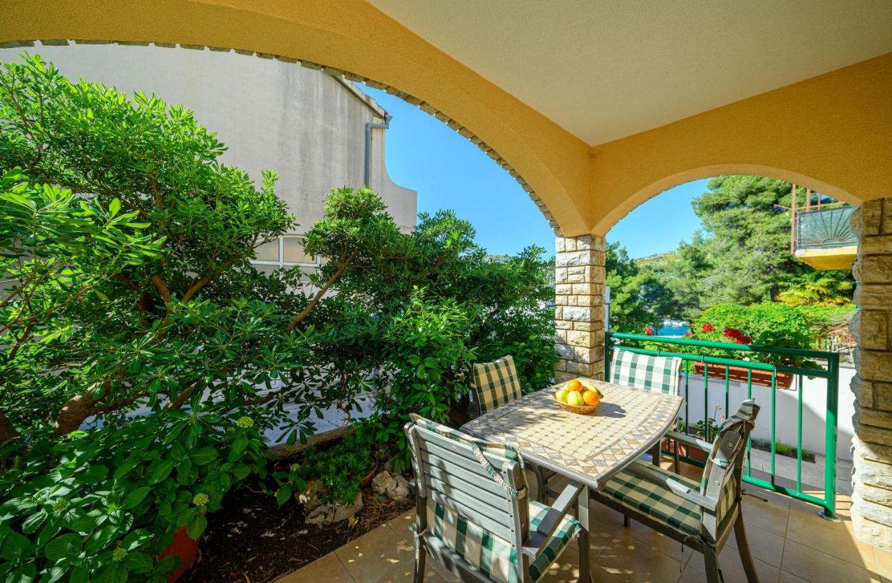 Apartments Vala Zaboric - With Boat Mooring المظهر الخارجي الصورة
